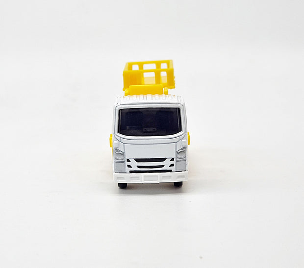 228233 Isuzu ELF Road-Trail Vehicle