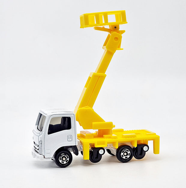 228233 Isuzu ELF Road-Trail Vehicle