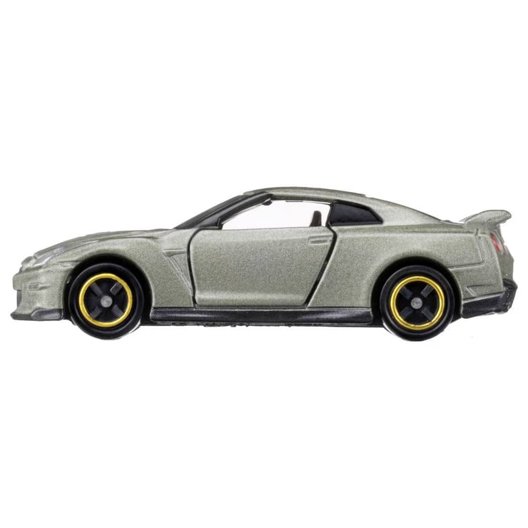 228325 Nissan GT-R (1st)