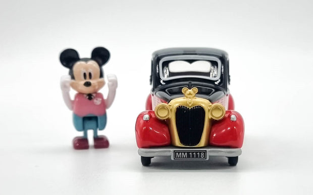 Dream Tomica No.176 Disney Motors Dream Star IV + Mickey Mouse Figure