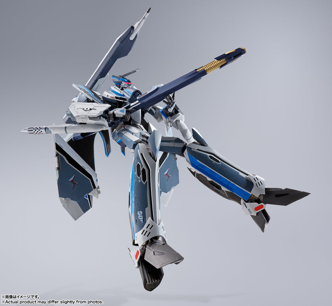 Hayate  DX Chogokin VF-31AX Kairos-Plus (Hayate Immelmann Use)