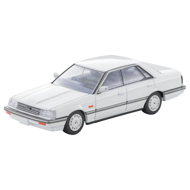 Tomy Tec LV-N351A Nissan Skyline 4 Door Hardtop 1800 Passage (White) 1985
