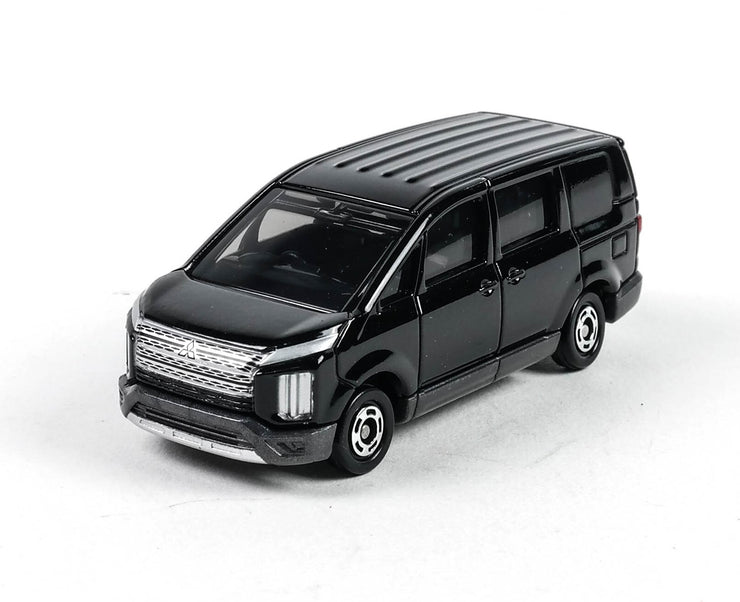 798590 Mitsubishi Delica D5