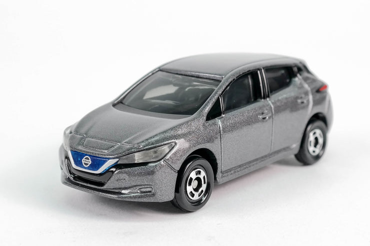 879756 Nissan Leaf (1st Colour)