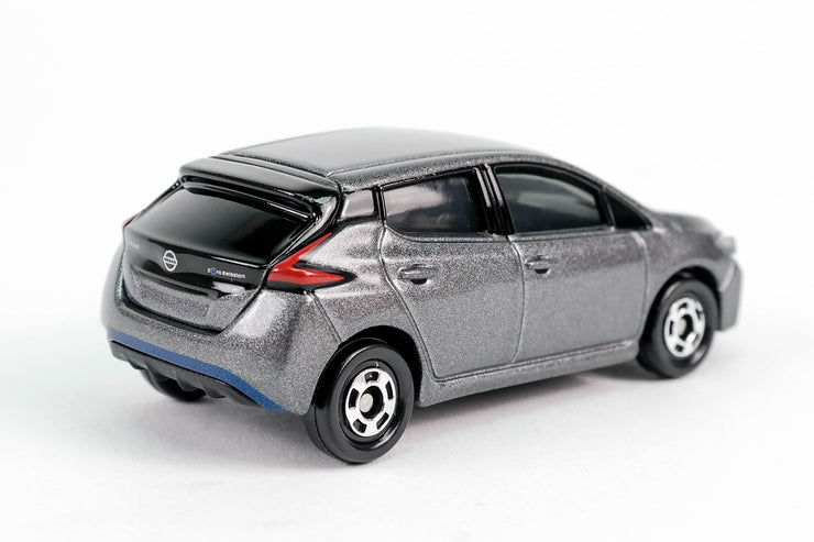879756 Nissan Leaf (1st Colour)