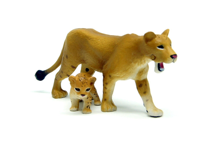 ANIA AS-17 LIONESS (WITH CUB)